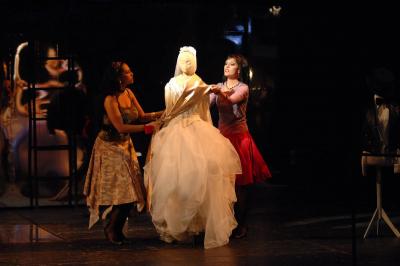 Eva Boh��kov� (Consuella) v muzik�lu West side story