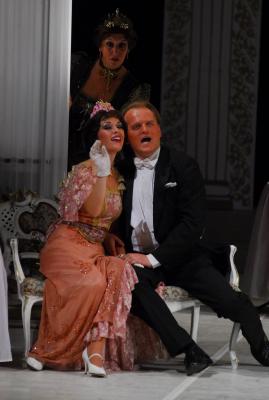 Eva Boh��kov� (St�zi), Jaroslav Kovacs (Edwin Ronald)