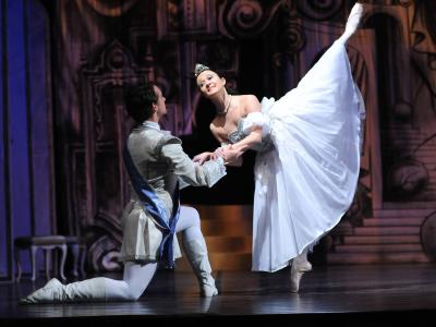 Pavel Eneke� (Princ), Margarita Ple�kov� (Popelka)