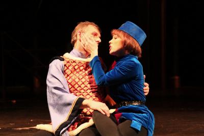 Tom� Christian Br�zda (Pe�ek), Michaela Noskov� (Alena)