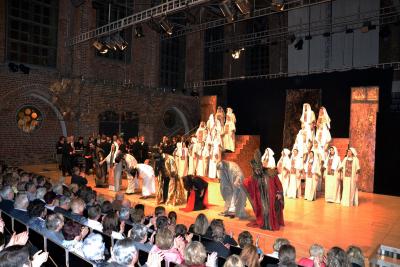 VYPRODAN� P�EDSTAVEN� VERDIHO OPERY �NABUCCO� v NEUBRANDENBURG