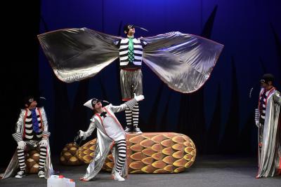 Kom��i se �enili aneb ze �ivota obt�n�ho hmyzu