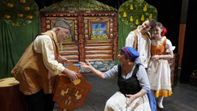 O pern�kov�m srdci a �arod�jn� knize